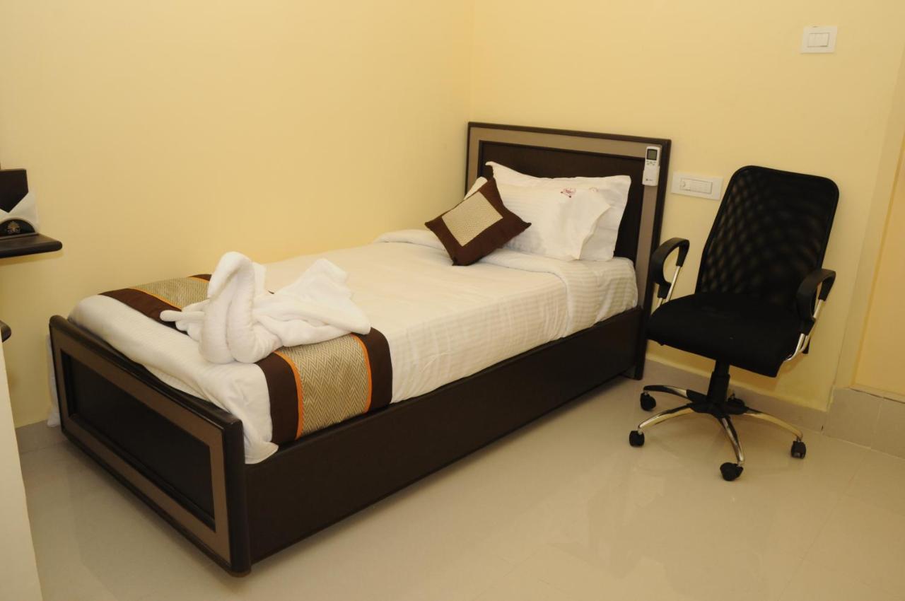 Saibala Transit Hotel Chennai Ngoại thất bức ảnh